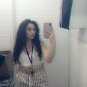 Meet your Posher, Yamile